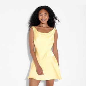 🏷️5/$30 Yellow Satin feel Dress NWT. Size XS